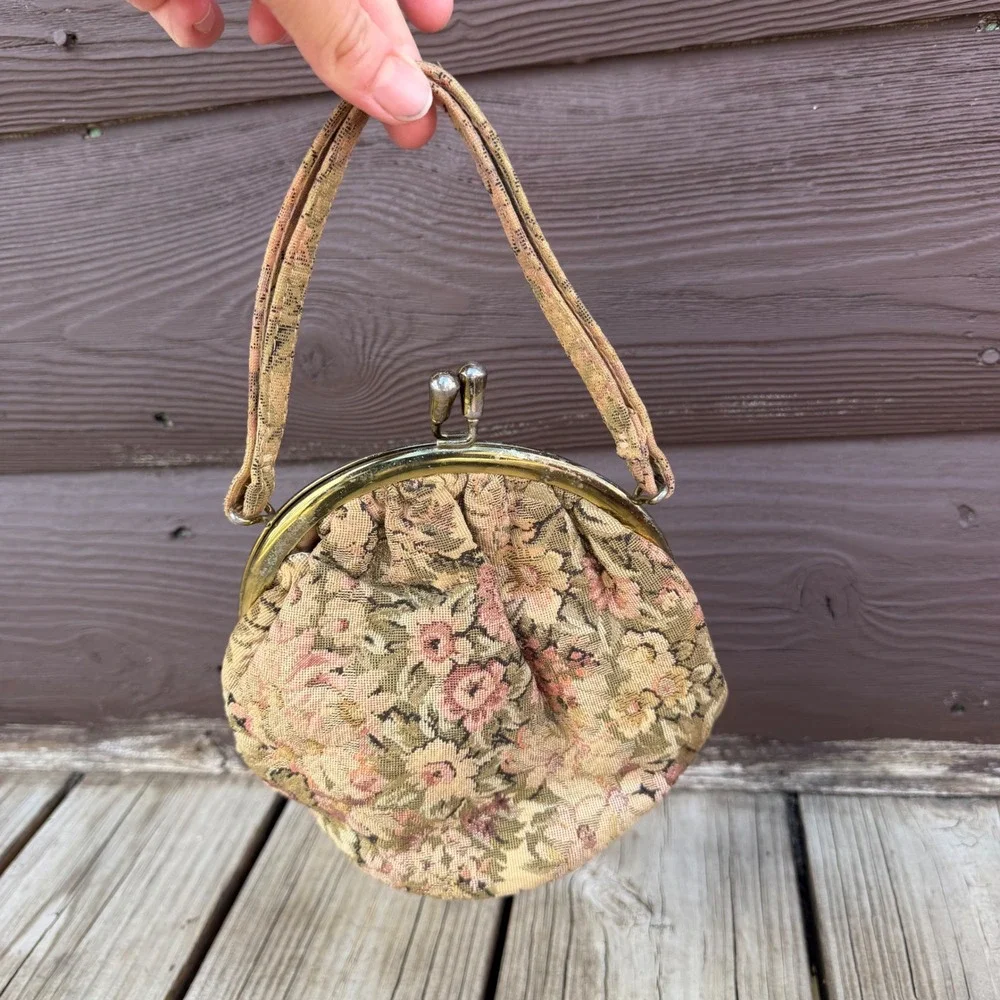 Vintage‎ Floral Tapestry Kiss Lock Handbag Womens Small Multicolor Brocade Bag